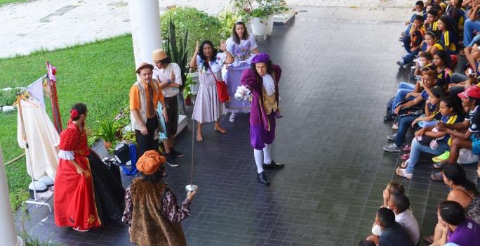 Folclore amazônico ganha destaque na Biblioteca Municipal Avertano Rocha Folclore amazônico ganha destaque na Biblioteca Municipal Avertano Rocha