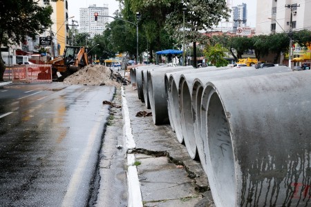 Obra Tamandare com São Pedro. colocação de tubolação nova.