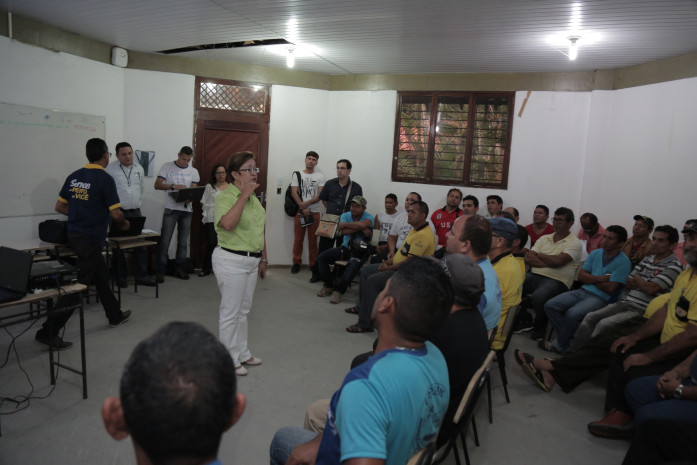 Belém - PA - 21 - 01 - 2016 -- MOBILIDADE- GABINETE DA SEMOB SE MUDA PARA ILHA DO OUTEIRO E PROMOVE GUALIFICAÇÃO PARA MOTORISTA DO TRANSPORTE COMPLEMENTAR NA ILHA-- FOTO- UCHÔA SILVA/COMUS