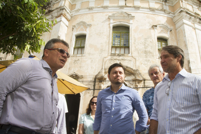 2016.04.15 - PA - Belém - Brasil: Prefeito Zenaldo Coutinho visita o Largo das Mercês e anuncia serviços de revitalização da praça e entorno. Foto: Oswaldo Forte