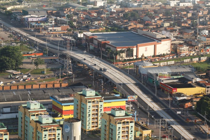 2018.04.19 - PA - Belém - Brasil: Fotos aéreas de Belém. Elevado da avenida Augusto Montenegro.